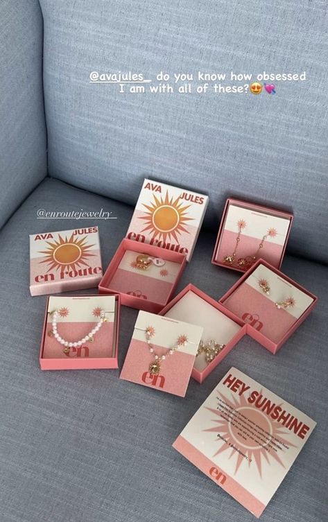 Luxury Birthday Gifts, Jewelry Packaging Design, Mood Jewelry, Handmade Jewelry Tutorials, Jewelry Accessories Ideas, Dope Jewelry, Stacked Jewelry, Girly Jewelry, Jewelry Business