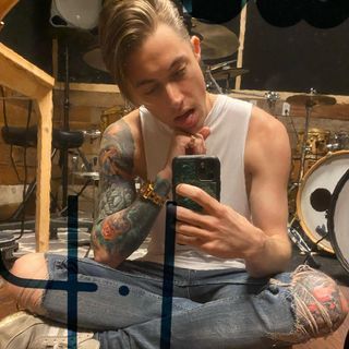 Luke Holland (@lukehollandd) • Instagram photos and videos Luke Holland, The Word Alive, Falling In Reverse, Music Love, Holland, Photo And Video, Instagram Photos, Instagram Photo, Music