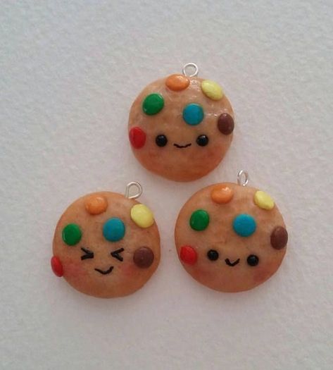 Fimo Kawaii, Rainbow Cookie, Clay Pins, Mini Clay, Clay Crafts For Kids, Daisy Scouts, Polymer Clay Kawaii, Clay Keychain, Polymer Clay Flower Jewelry