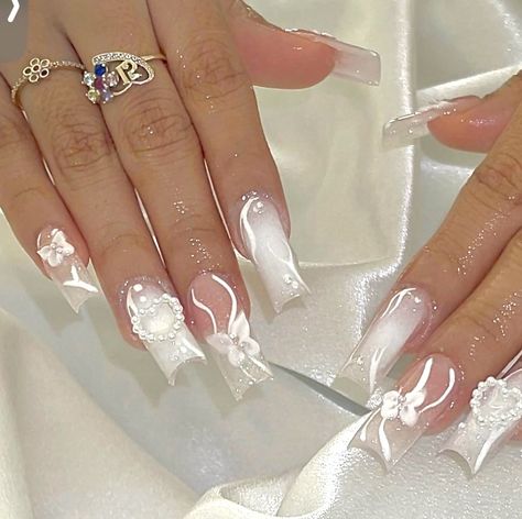 White Nails With Decorations, Full White Nails With Designs, White Detailed Nails, White 2000s Nails, Princess Wedding Nails, Cute Nails White Design, Vacation White Nails, Graduation White Nails, Grad Nails White