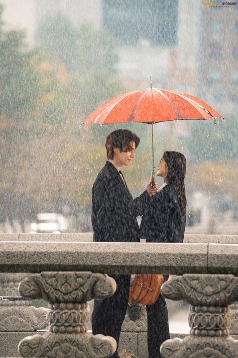 Couple Under Umbrella Aesthetic, Umbrella Images, Kdrama Wallpaper, Tale Of The Nine Tailed, Jo Bo-ah, K Wallpaper, Titan Anime, Korean Couple, Korean Drama Best