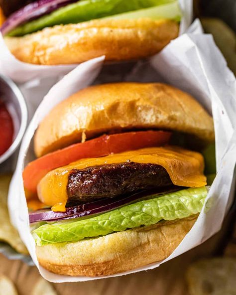 These Frozen Burgers (in Air Fryer) are super quick and easy! They are super juicy and basically foolproof. No grill or skillet needed so cleanup is an absolute breeze. Plus there is no thawing required so these burgers can be ready in less than 15 minutes! Air Fryer Burgers Patty Fresh, Air Fryer Burgers Fresh, Fresh Burgers In Air Fryer, Airfryer Burgers Fresh, Cooking Frozen Burgers In Air Fryer, Frozen Burgers In Air Fryer, Burgers In Air Fryer, Fried Beef, Air Frying