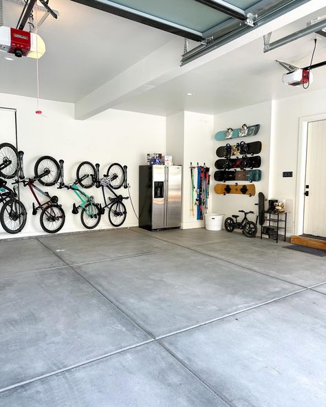 Swipe to see 5 of our favorite garage transformations this year. Which garage transformation is your favorite? Let us know in the comments! Want to get your garage organized? Now is the perfect time! You can schedule your consultation in the link in our bio. ✨ #garage #garageorganization #organizing #organizingtips #organizinginspiration #garagegoals #garages #garagestorage #organized #organizedhome Khloe Kardashian Garage, Garage Transformation, Garage Organize, Garage Interior, Garage Makeover, Garage Ideas, Garage Design, Garage Organization, Garage Storage