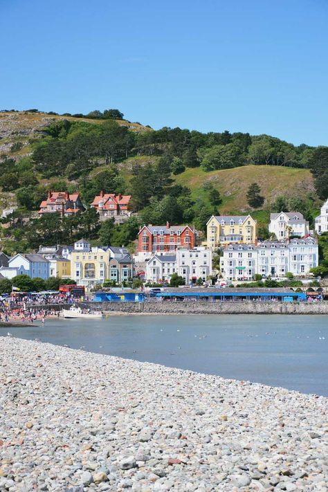 Llandudno in North Wales. http://www.weekend-wonders.com/2015/07/anglesey-north-coast-of-wales.html Llanelli Wales, Wales Anglesey, Llandudno Wales, Anglesey Wales, Manifesting 2024, Summer Roadtrip, Wales Flag, Holiday Vibes, Summer Plans