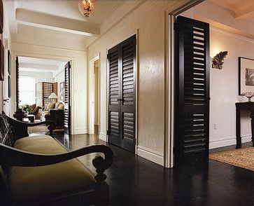 louvre doors Caribbean Bedroom, West Indies Decor, West Indies Style, British Colonial Decor, Black Interior Doors, Black Shutters, Colonial Interior, Colonial Design, British Colonial Style