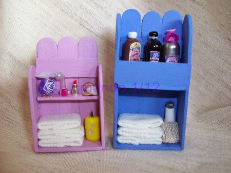 Sticks Diy, Diy Barbie House, Diy Popsicle, Popsicle Crafts, Doll Furniture Diy, Diy Barbie Furniture, Doll House Crafts, Dollhouse Miniatures Diy, Barbie Doll House