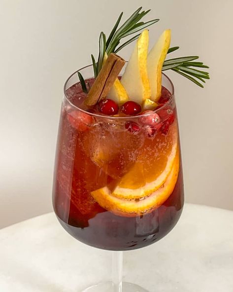 Holiday Sangria Recipes, Christmas Sangria Recipes, Holiday Sangria, Christmas Sangria, White Cranberry Juice, Cranberry Vodka, Thanksgiving Drinks, Thanksgiving Cocktails, Dry Red Wine