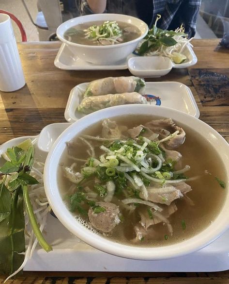 Pho Date, Delicious Bowls, Cozy Date Night, Pho Bowl, Winter Date Night, Future Girlfriend, Apa Aja, Just Friends, Wonton Soup