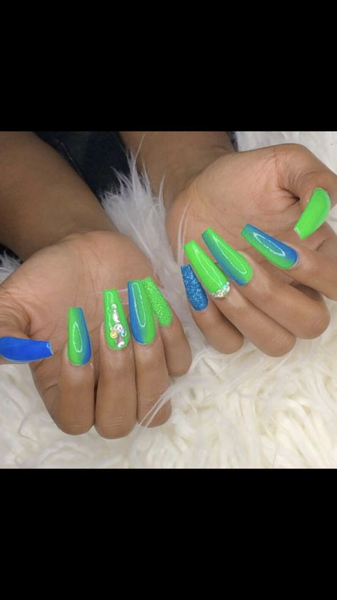 Blue And Green Acrylic Nails Designs, Bright Green And Blue Nails, Neon Green And Blue Nails, Green And Blue Nails, Blue And Green Nails, Bright Nail Art, Jade Nails, Green Acrylic Nails, Nail Business