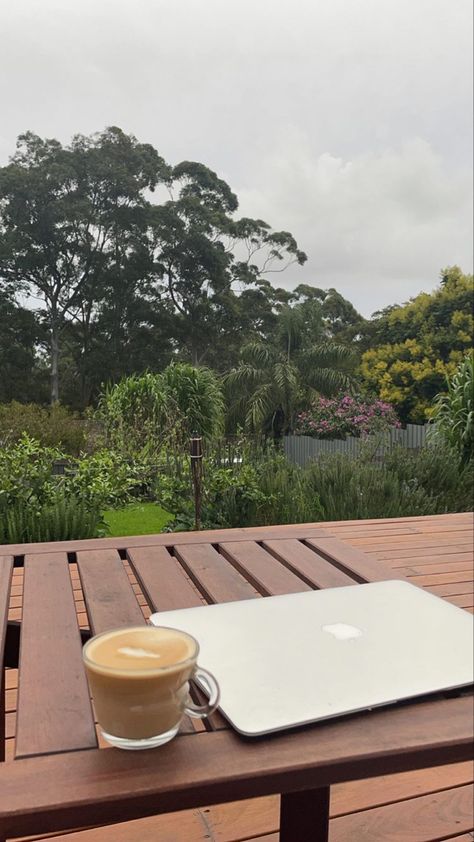 Macbook Story, Macbook And Coffee, Morning Story Ideas, Instagram Story Coffee, Morning Story, Story Coffee, Work Cafe, Airport Aesthetic, Stories Ideas