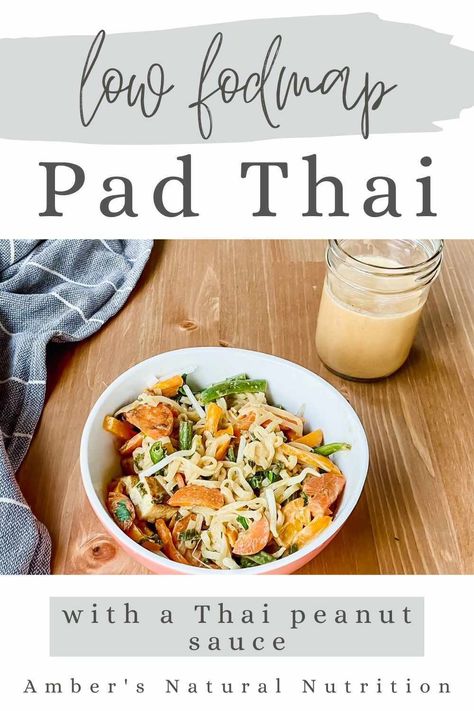 Low Fodmap Peanut Sauce, Low Fodmap Thai Recipes, Low Fodmap Pad Thai, Low Fodmap Rice Noodle Recipes, Fod Map Meals, Fodmap Recipes Lunch, Pad Thai Peanut Sauce, Easy Rice Noodle Recipes, Fodmap Chicken Recipes