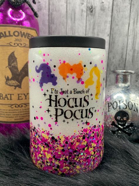 Hocus Pocus Cup Ideas, Hocus Pocus Tumbler Ideas, Hocus Pocus Tumbler, Halloween Tumblers, Epoxy Cups, Tumbler Halloween, Halloween Custom, Sanderson Sisters, Cup Ideas