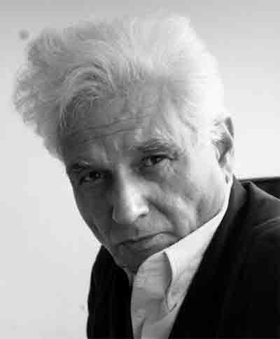 Photographer unknown. Portrait of Jacques Derrida (1930-2004) who was a French philosopher, one of the key representatives of post-structuralism and a striking figure in postmodern philosophy. Jacques Derrida, Post Structuralism, Antonio Guterres, Literary Theory, Writers And Poets, Philosophers, Robert Downey Jr, 인물 사진, Postmodernism