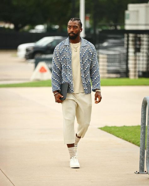 Tyrod Taylor, Black Hippy, Old Ways, Sharp Dressed Man, Men Fashion Casual Outfits, Streetwear Men Outfits, Be Honest, Boyfriend Fit, Dress Codes