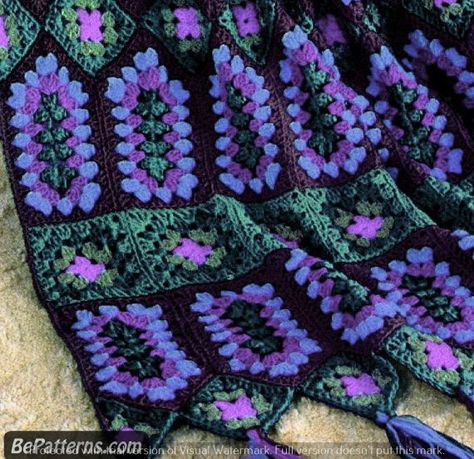 crochet blanket-Free Cozy Crochet Granny Square Tops: Cute Pattern Ideas Purple Crochet Ideas, Crochet Pattern Granny Square, Pattern Granny Square, Crocheted Afghans, Purple Crochet, Crocheted Blanket, Crochet Afgans, Vintage Crochet Pattern, Crochet Blocks