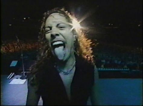 Kirk Hammett Pfp, Kirk Hammett Funny, Kirk Hammett Kissing, Kirk Hammett Smile, Kirk Hammett Silly, Metallica Kirk Hammett, Metallica Pictures, Kirk Hammett In His 40s, Ron Mcgovney