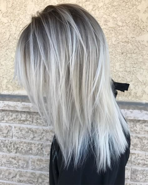 White Gray Poker Straight Shag for Fine Hair Straight Hair Highlights, Gray Balayage, Middle Hair, Silver Blonde Hair, Silver Highlights, Silver Hair Color, Silver Blonde, Shoulder Length Hair Cuts, Brown Blonde Hair