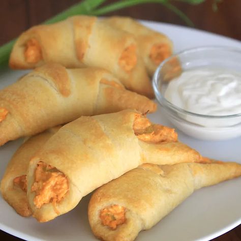 Buffalo Chicken Rollups: this easy recipe is perfect for a quick dinner or holiday party appetizer. Only five ingredients! Easy Rollups, Chicken Rollups, Pierogi Filling, Simple Holiday Cookie Recipes, Easy Holiday Cookies, Chicken Recipes Easy Quick, Holiday Party Appetizers, Easy Buffalo Chicken, Mini Chicken Pot Pies