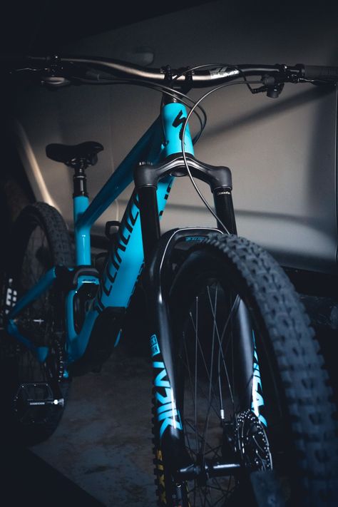 2021 Specialized Enduro Comp full suspension mountain bike Mountain Bike Color Ideas, Trinx Bikes, Specialized Mountain Bikes, Full Suspension Mtb, Specialized Enduro, Mountain Biking Women, Full Suspension Mountain Bike, Bicycle Mountain, Bike Aesthetic