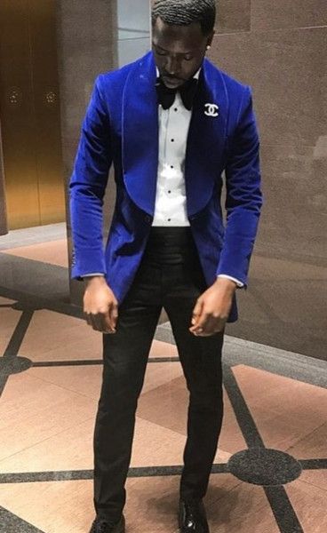 Red Prom Tuxedo, Royal Blue Tux, Burgundy Groom, Blue Prom Suit, Men Suits Black, Prom Men, Sweatshirt Street Style, Prom Tuxedo, Royal Blue Suit