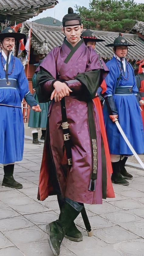 Traditional Korean Clothing Men, Ancient Korean Clothing, Hanbok Male, Traditional Korean Clothing, Warrior Outfit, Traditional Suit, Ancient Chinese Clothing, National Clothes, How To Speak Korean