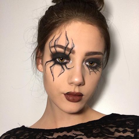 Halloween Spider Web Eyeliner, Spider Eye Halloween Makeup, Halloween Makeup Ideas For Women, Halloween Face Paint Spider, Cobweb Face Paint, Spider Web Face Paint, Spider Queen Makeup, Spider Eyes Makeup, Spider Face Makeup