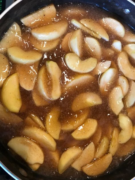 Bourbon Apple Pie Filling Recipe for Canning - MonteGatta Farm Apple Pie Infused Bourbon, Bourbon Apple Pie Filling, Amish Apple Pie Filling Canning, Pear Pie Filling Canning, Boston Market Apples Recipe, Bourbon Apples, Pear Pie Filling, Apple Pie In A Jar, Bumbleberry Pie