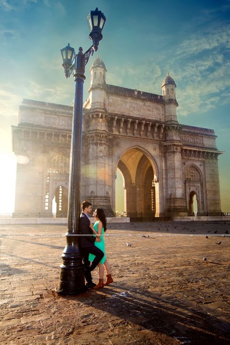 Gateway Of India Couple Poses, Gateway Of India Prewedding, Mumbai Couple Photoshoot, Kashmir Photoshoot, City Prewedding, Mumbai Photoshoot, South Bombay, Random Poses, Mumbai Travel