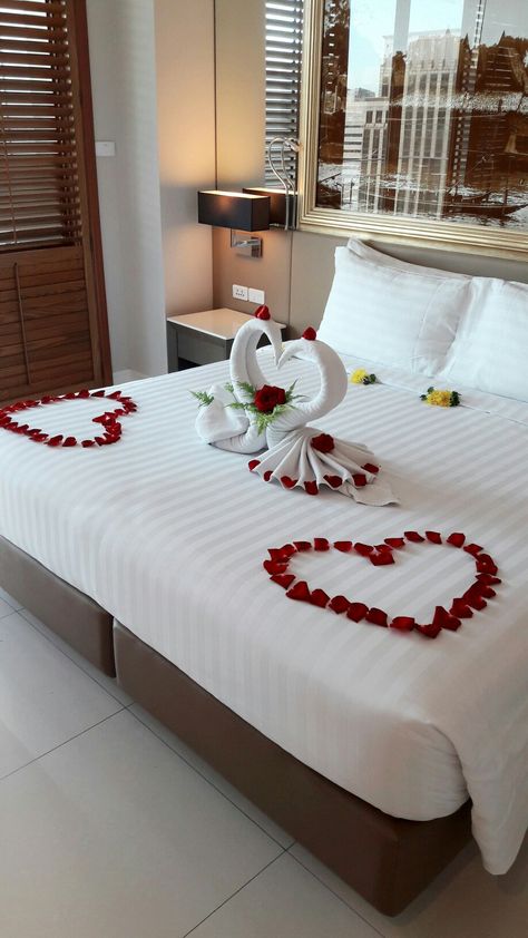 Honeymoon Rooms, Hotel Room Decoration, Simple Room Decoration, Romantic Room Surprise, Romantic Dinner Decoration, Romantic Room Decoration, Wedding Room Decorations, Bathroom Towel Decor, Romantic Bedroom Decor