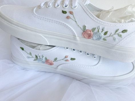 Embroidered Shoes Diy, Wedding Shoes 2023, Embroidery Shoes Diy, Embroidery Sneakers, Wedding Vans, Embroidered Vans, Unique Wedding Shoes, Embroidered Sneakers, White Toms