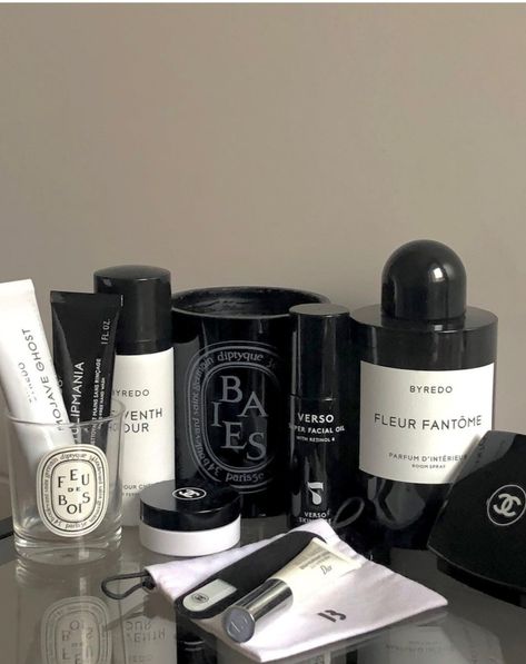 Makeup Aesthetic Products Black, Mojave Ghost, Black Skin Care, Purse Essentials, Classy Aesthetic, Black And White Aesthetic, Facial Oil, Room Spray, White Aesthetic