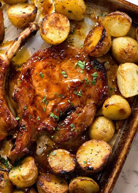 Overhead photo of Oven Baked Pork Chops, fresh out of the oven Oven Baked Pork Chops, Oven Pork Chops, Baked Pork Chops Oven, Pork Chop Recipes Crockpot, Pork Chops And Potatoes, Easy Pork Chops, Easy Pork Chop Recipes, Pork Chop Dinner, Pork Chop Recipes Baked