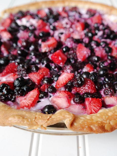 Berries & Cream Pie - Easy Berry Cream Pie, Easy Cream Pie, Pie Easy, Cream Pie Recipes, Patriotic Holidays, Food Pin, Pie Recipe, Heavy Cream, Labor Day