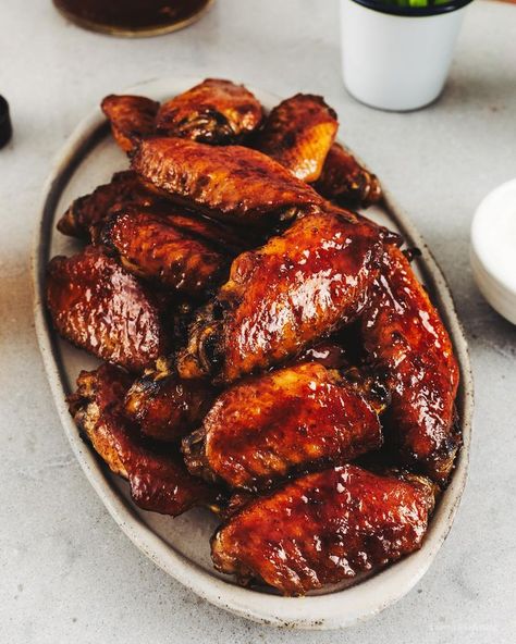 Bourbon Honey Char Siu Wings Recipe | www.iamafoodblog.com Duck Wings Recipe, Char Siu Chicken, Duck Wings, Bourbon Honey, Honey Bacon, Apple Honey, Boneless Wings, Almond Chicken, Meat Shop