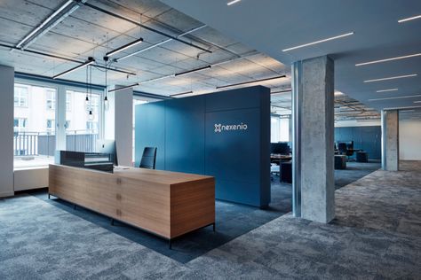 » neXenio Offices by de Winder Architekten Office With Blue Accents, Office Lobby Design, Ceiling Cladding, Office Lobby, Blue Office, Reception Desks, Office Reception, Lighting Concepts, Built In Furniture