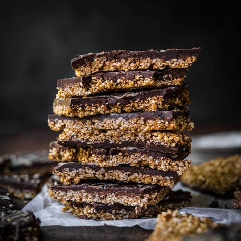 Sesame Chocolate Bark (Vegan) - Crowded Kitchen Sesame Chocolate, Chocolate Bark Candy, Sesame Brittle, Melt Chocolate In Microwave, Chocolate Bar Recipe, Crowded Kitchen, Chocolate Deserts, Whole Foods Vegan, Light Desserts