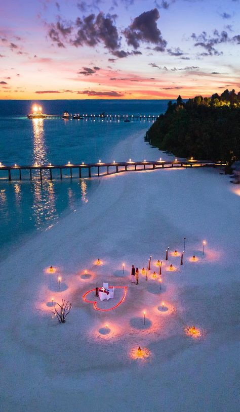 جزر المالديف, Maldives Honeymoon, Maldives Beach, Beach Dinner, Luxury Boat, Honeymoon Places, Dream Honeymoon, Honeymoon Planning, Maldives Island