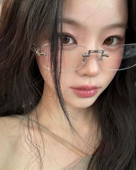 Loona Kim Lip, Korean Face, Image Swag, Make Up Inspo, February 8, Korean Boy, New Glasses, Pretty Selfies, Pretty Makeup