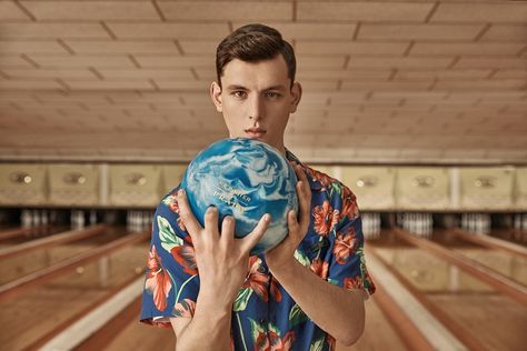 Prada and MR PORTER Announce Exclusive Bowling-Themed Capsule Bowling Pictures, Bowling Outfit, Boss Coffee, Bowling Team, Fifties Fashion, Man Photography, Best Ads, Body Reference Poses, Photography Pictures