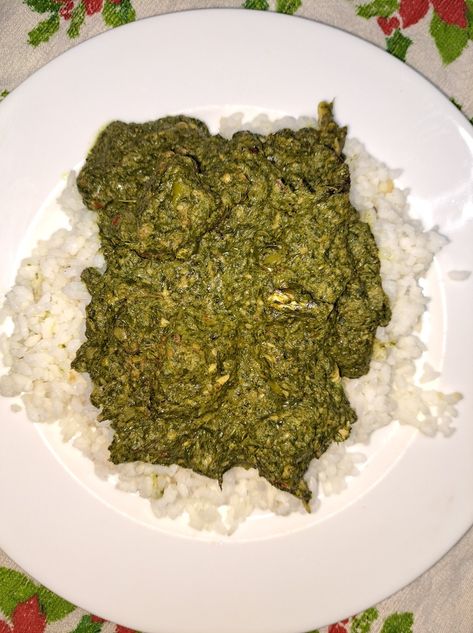 Cassava Leaf 🍃 and Oil😋🇸🇱 | Cassava Leaf 🍃 and Benni/Seasame Oil. When there's sufficient groundnut there's no need to add Tola, Bala or Okra to your Cassava Leaf. Please give this... | By Waterloo Titi Cassava Leaf, African Recipe, African Food, Okra, Rice, Quick Saves