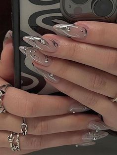 Minimalist Nail, Stunning Nails, Amazing Nails, Almond Nail, Design Hack, Winter Nail Art, Press Ons, Acrylic Nail Art, Silver Nails