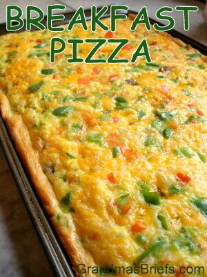 Pizza Crescent Roll, Breakfast Pizza Crescent Roll, Red And Green Peppers, Crescent Roll Pizza, Breakfast Pizza Recipe, Pizza Recipes Easy, Green Peppers, Crescent Roll, Grandmas Recipes