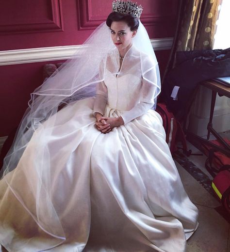 Season 1 🐣🐣🐣 Vanessa Kirby The Crown, Princess Margaret Wedding, Movie Wedding Dresses, Princesa Margaret, The Crown Series, Vintage Wedding Photography, Vanessa Kirby, Wedding Movies, Royalty Aesthetic