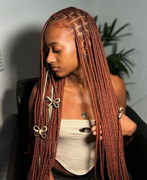 Long Copper Brown Braids iwth Blonde Accent Braids Knotless Braids For Black Women, Ginger Knotless, Peekaboo Braids, Full Lace Braided Wig, Brown Box Braids, Peekaboo Hair Colors, Colored Box Braids, Biracial Hair, Short Box Braids Hairstyles