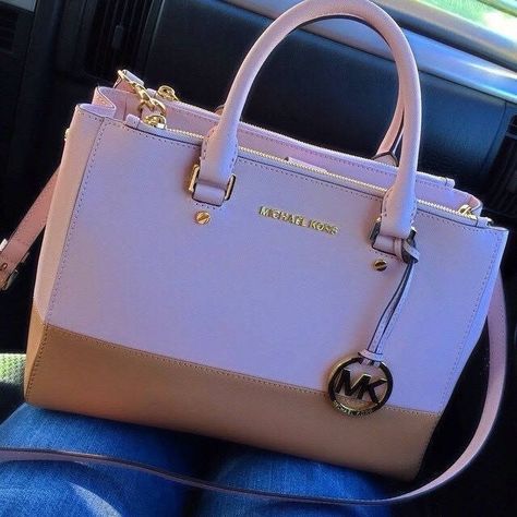 Purse Closet, Purse Inspiration, Sac Michael Kors, Outlet Michael Kors, Beige Purses, Kampot, Michael Kors Selma, Michael Kors Outlet, Blue Pumps