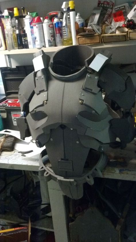 How To Make Foam, Armadura Cosplay, Foam Armor, Cosplay Armor, Arte Cyberpunk, Cosplay Tutorial, Cosplay Diy, Cosplay Tips, Suit Of Armor