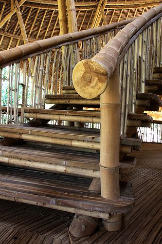 Heart of School: Bamboo stairs Bamboo Stairs Ideas, Bamboo Stairs, Small Beach Houses, Cottage Tiny House, Arch Building, Bamboo Building, Bamboo House Design, Outdoor Tub, Bamboo Structure