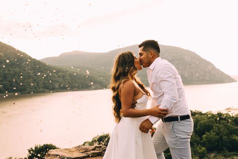 This adventure engagement photo session was set at Little Stony Point, a beautiful hiking area with views of the Hudson. Lost Best Friend, Adventure Engagement Photos, Outdoorsy Couple, Video Team, Adventure Style, Over The River, Engagement Shoot, Engagement Photo, Photo Inspo