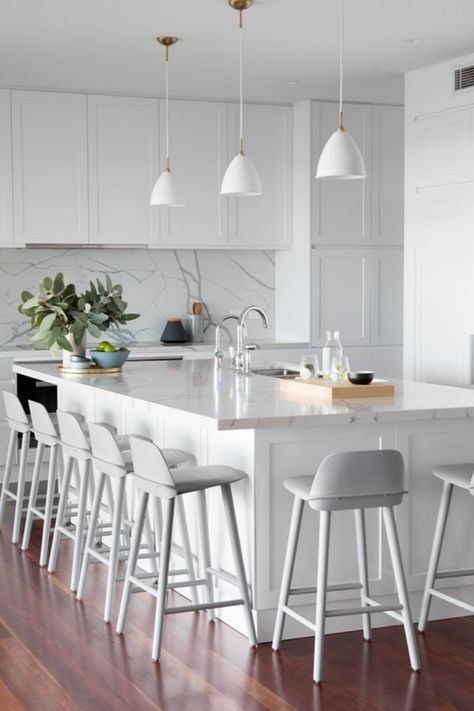 Modern Hamptons Kitchen, Hamptons Kitchen, Modern Hampton, Kitchen Island Bench, White Bar Stools, Kitchen Benches, White Pendant Light, Kitchen Island Design, Kitchen Inspiration Design