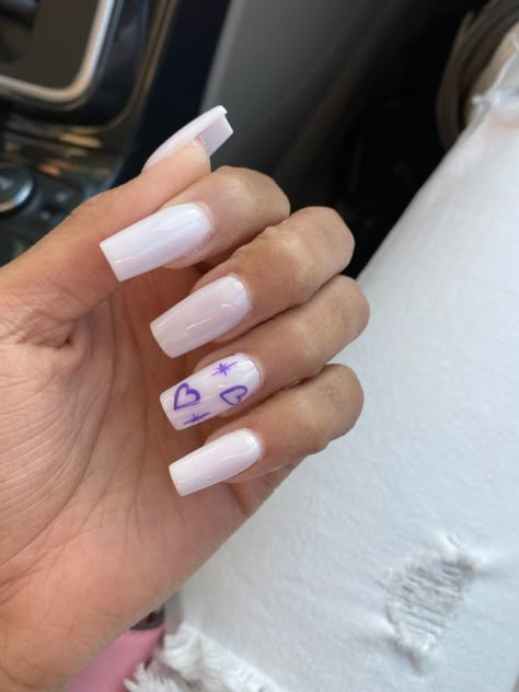 White Nails With Light Purple Design, Lavender Nails Valentines, White Nails With Purple Heart, White And Purple Nail Designs, Purple Hearts Nails, Light Purple And White Nails, White Purple Nails, Purple And White Nail Designs, Sweet Sixteen Nails